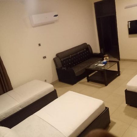 Al-Fateh Hotel Lahore Exteriör bild
