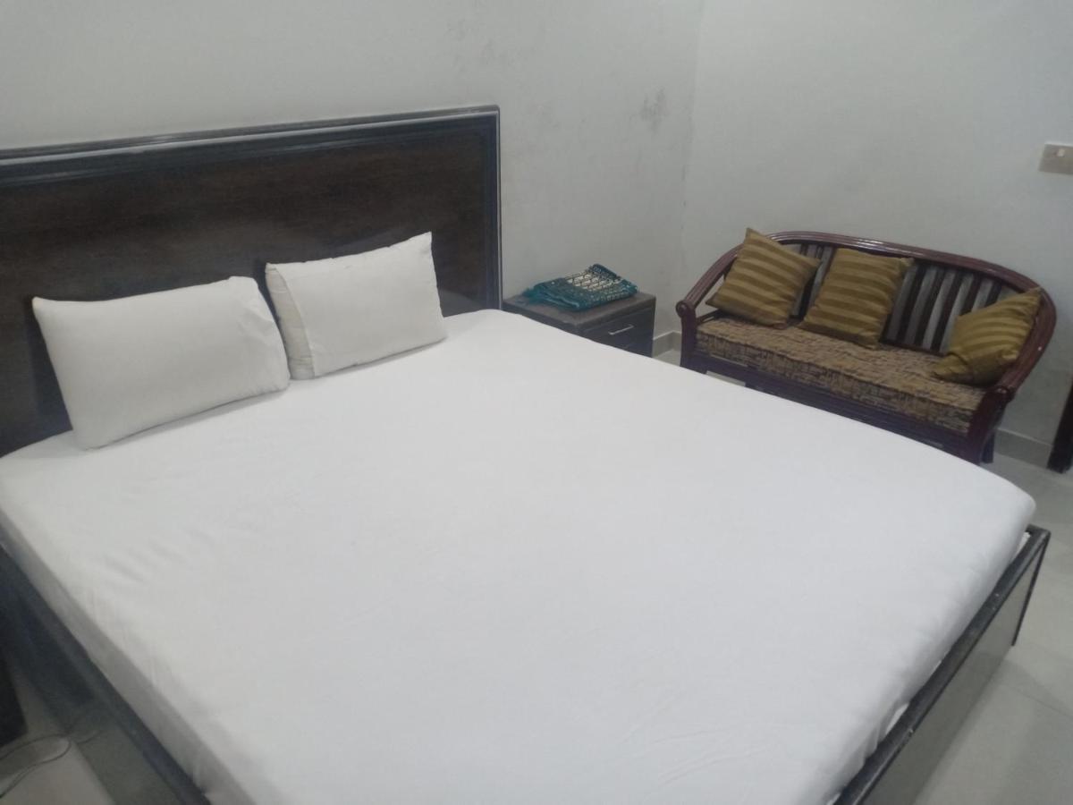 Al-Fateh Hotel Lahore Exteriör bild